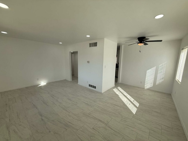 Foto del edificio - 333 E Linden St