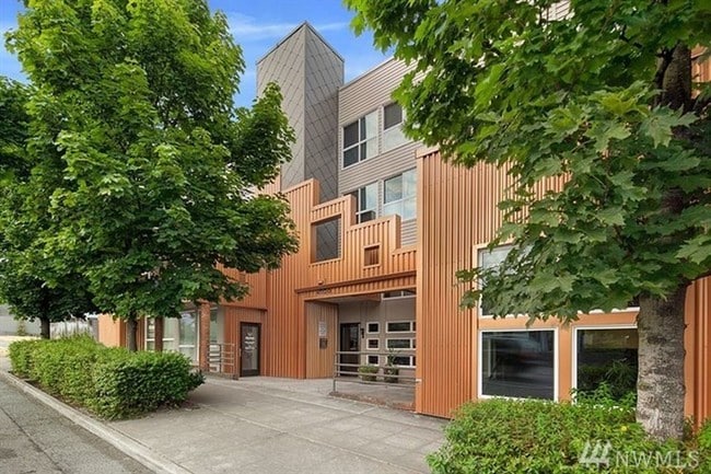 Building Photo - 4020 Aurora Ave N