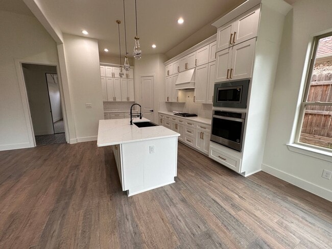 Building Photo - 4/3 Home - Mt. Pleasant Country Club