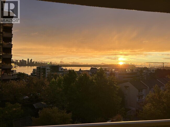 Photo du bâtiment - 175 W 2nd Ave