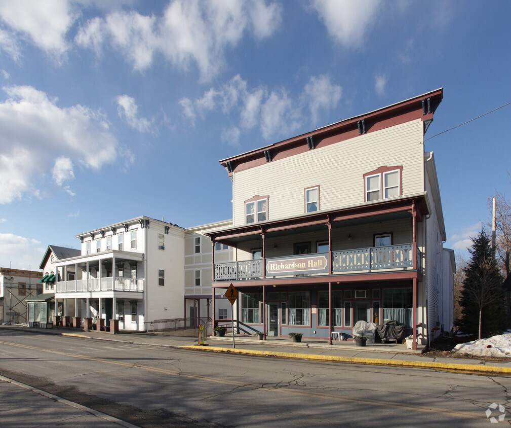 112 Main St, Hudson, NY 12534 Apartments in Hudson, NY