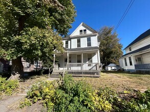 Building Photo - 1427 N Marquette St