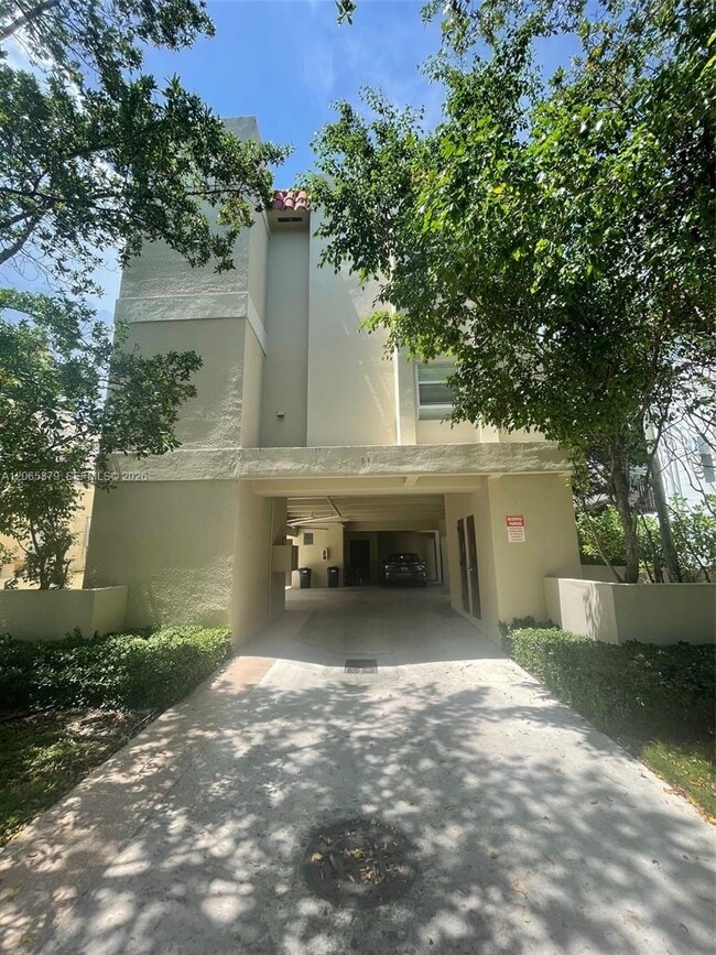 Building Photo - 11 Antilla Ave