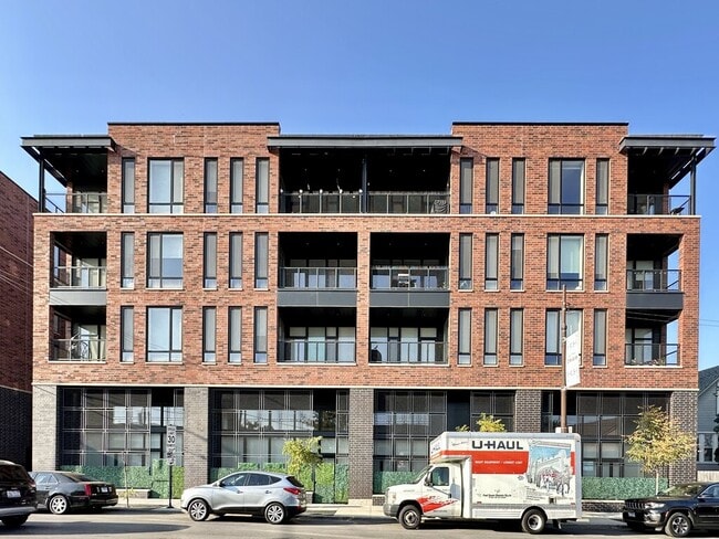 Building Photo - 6340 W Belmont Ave
