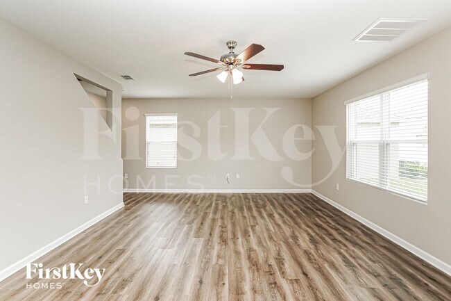 Building Photo - 924 Ambergate St