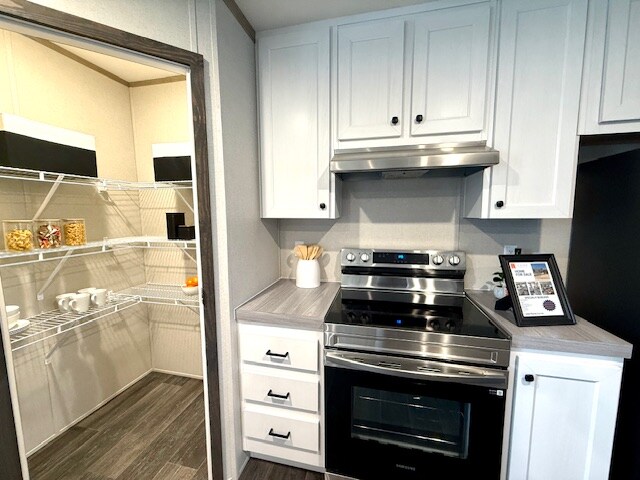 Building Photo - 15919 Flores Curv