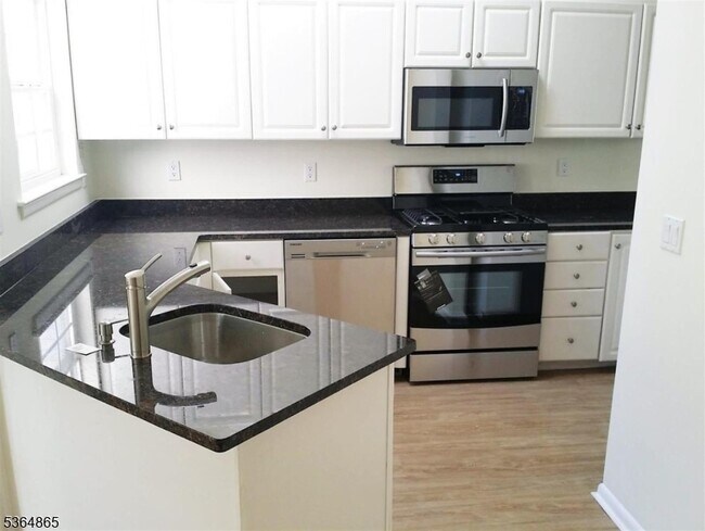 Foto del edificio - 1310 Grandview Ct