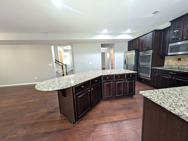 Foto del edificio - Stunning 2 Story Home Located in The Settlements at Withrow Downs Community!