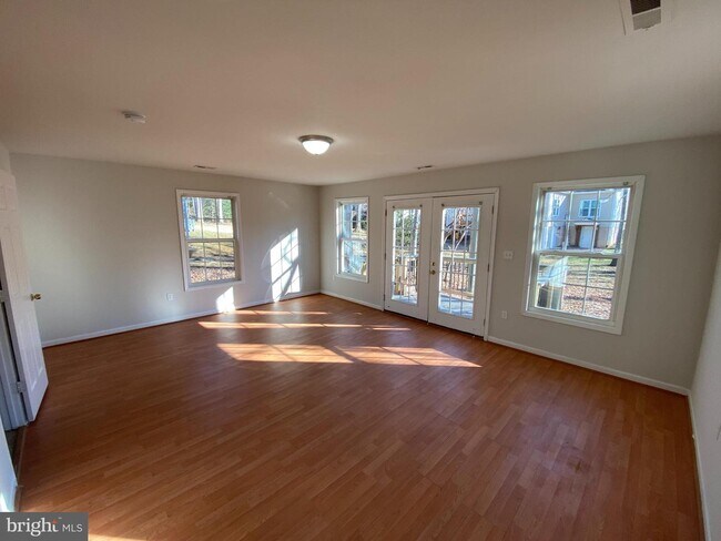 Building Photo - 117 Edgehill Dr
