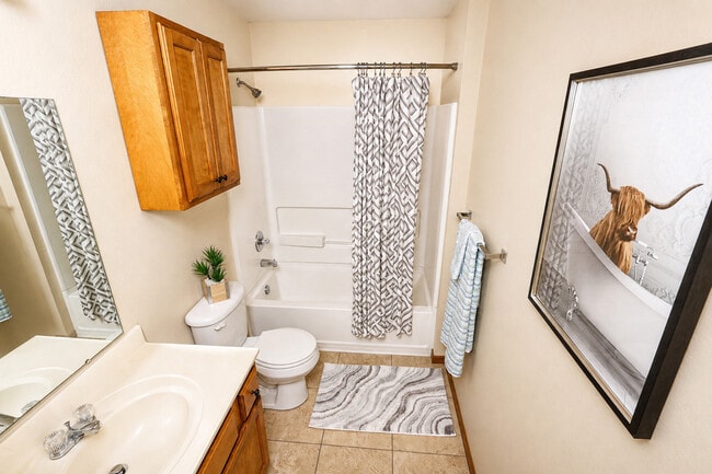 Building Photo - Stone Pointe Apartments