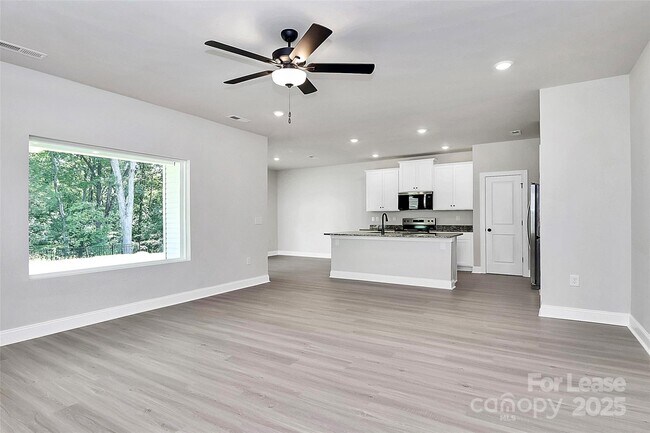 Building Photo - 7019 Jerimoth Dr
