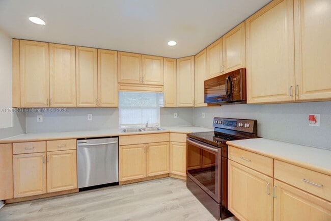 Foto del edificio - 7720 NW 15th St