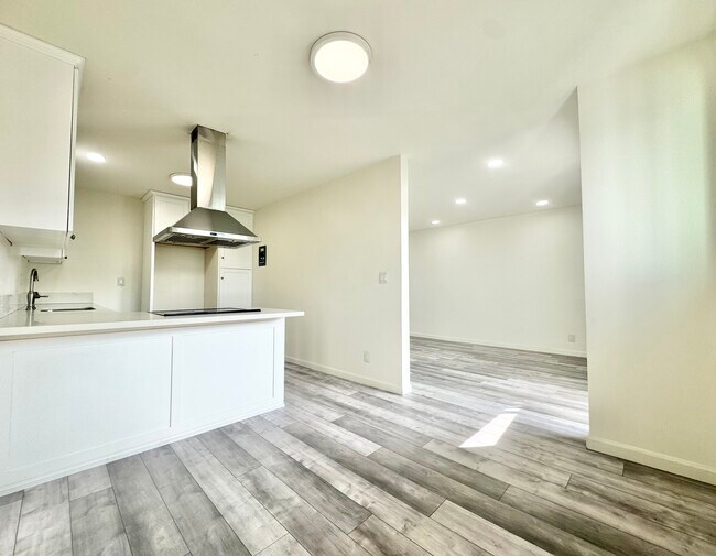Foto del edificio - 4033 Sunset Blvd