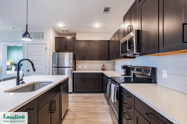 Foto del edificio - 1270 Hillcrest Dr