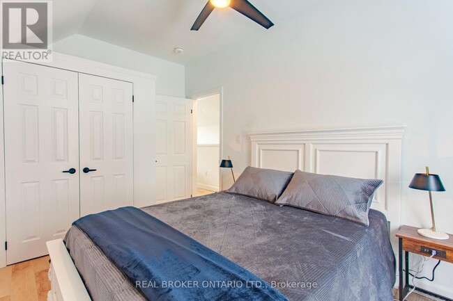 Building Photo - 97 Albert St S