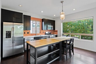 Building Photo - 2010 S Judkins St