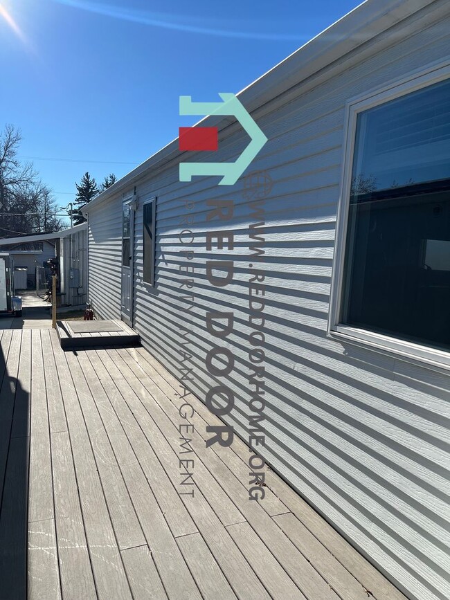 Building Photo - 1 bed / 1 bath Home in quiet neighborhood