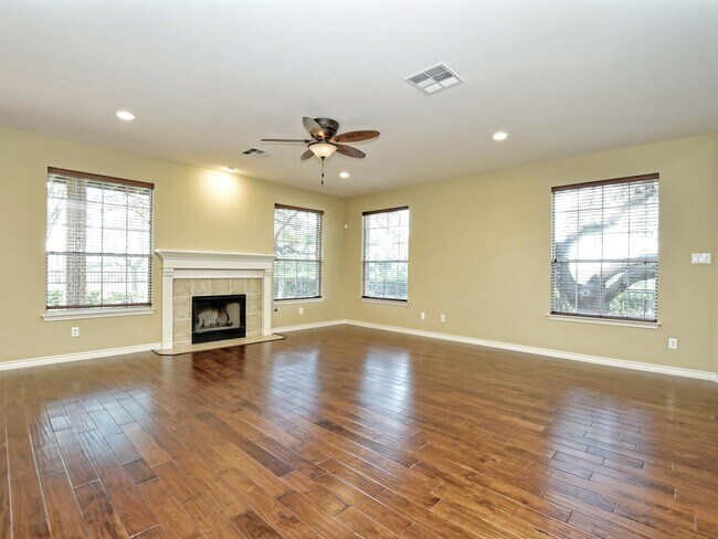 Foto del edificio - 11012 Quarry Oaks Trail