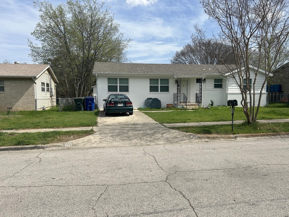 Primary Photo - 807 S 13th St