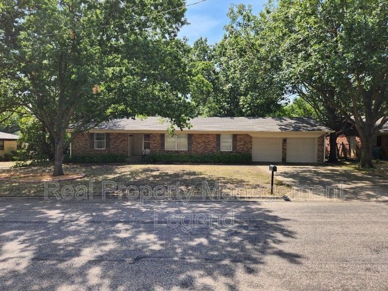 841 Hillside Dr, Sherman, TX 75090 House Rental in Sherman, TX