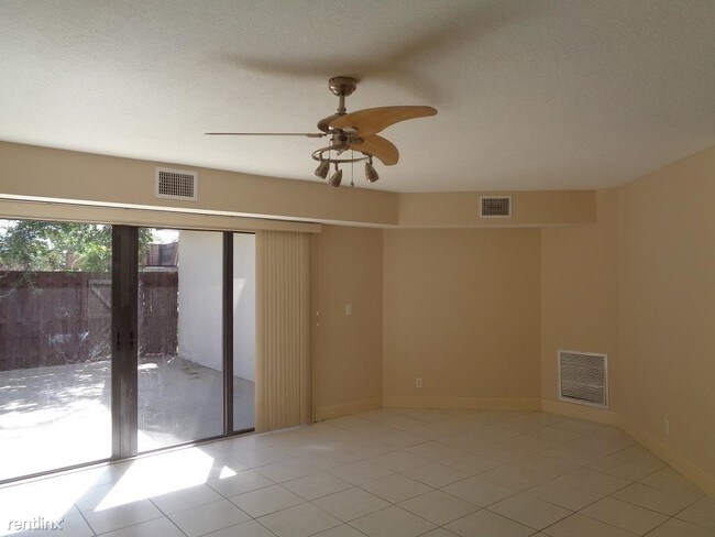 Building Photo - 142 Weybridge Cir