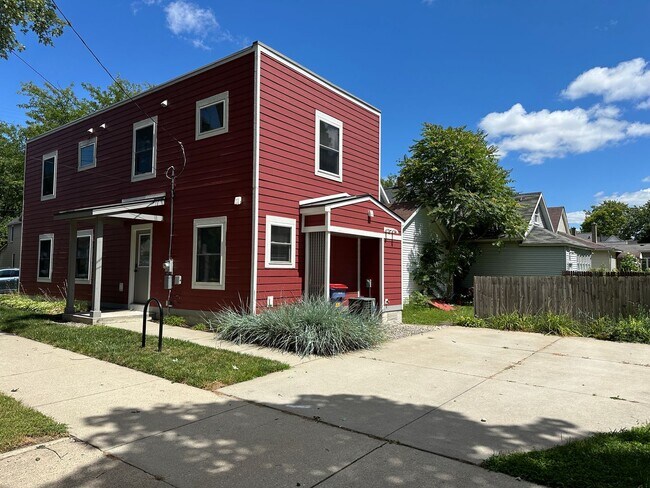 Foto del edificio - 924 Dayton St SW