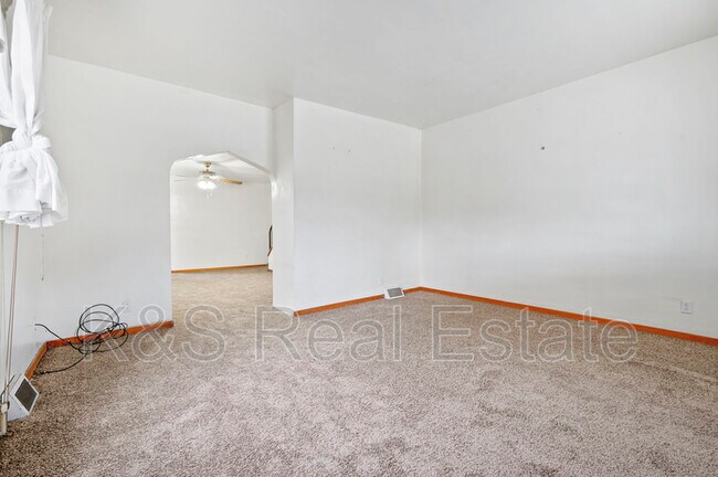 Building Photo - 709 Bennett St
