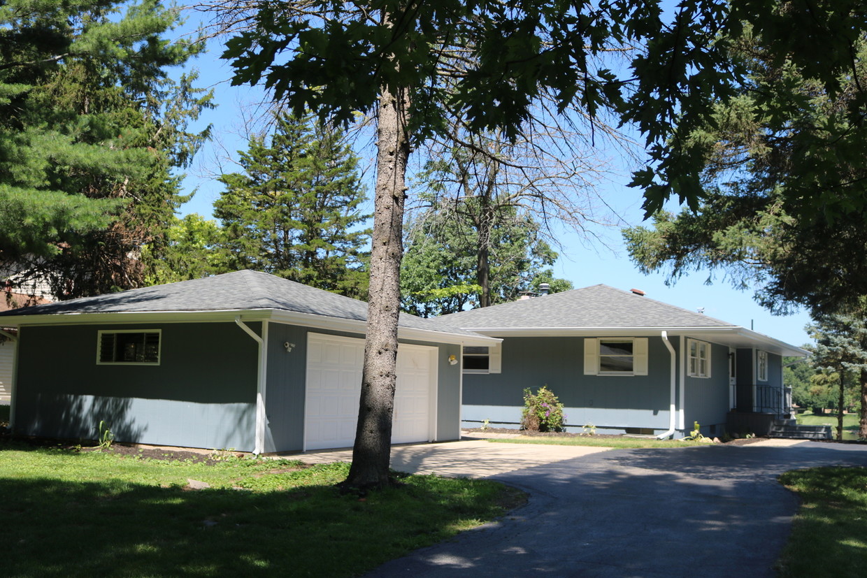 850 Holiday Dr, Sandwich, IL 60548 House Rental in Sandwich, IL