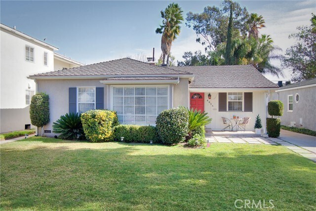 Foto del edificio - 4856 Riverton Ave