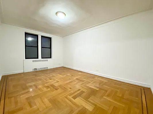 Building Photo - 3 bedroom in New York NY 10040