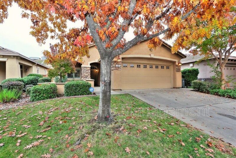 Primary Photo - 336 Lone Spur Dr