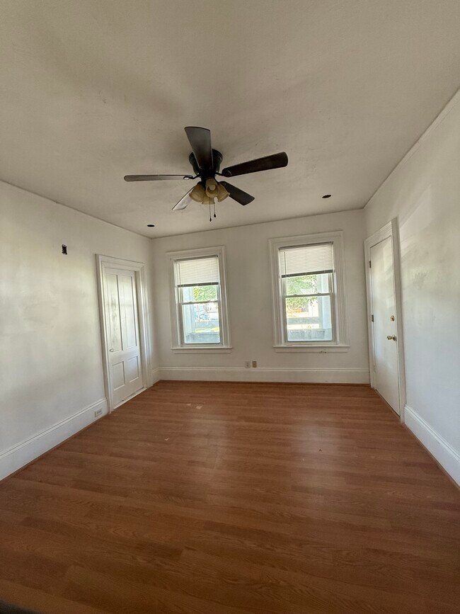 Living room - 117 Earle St