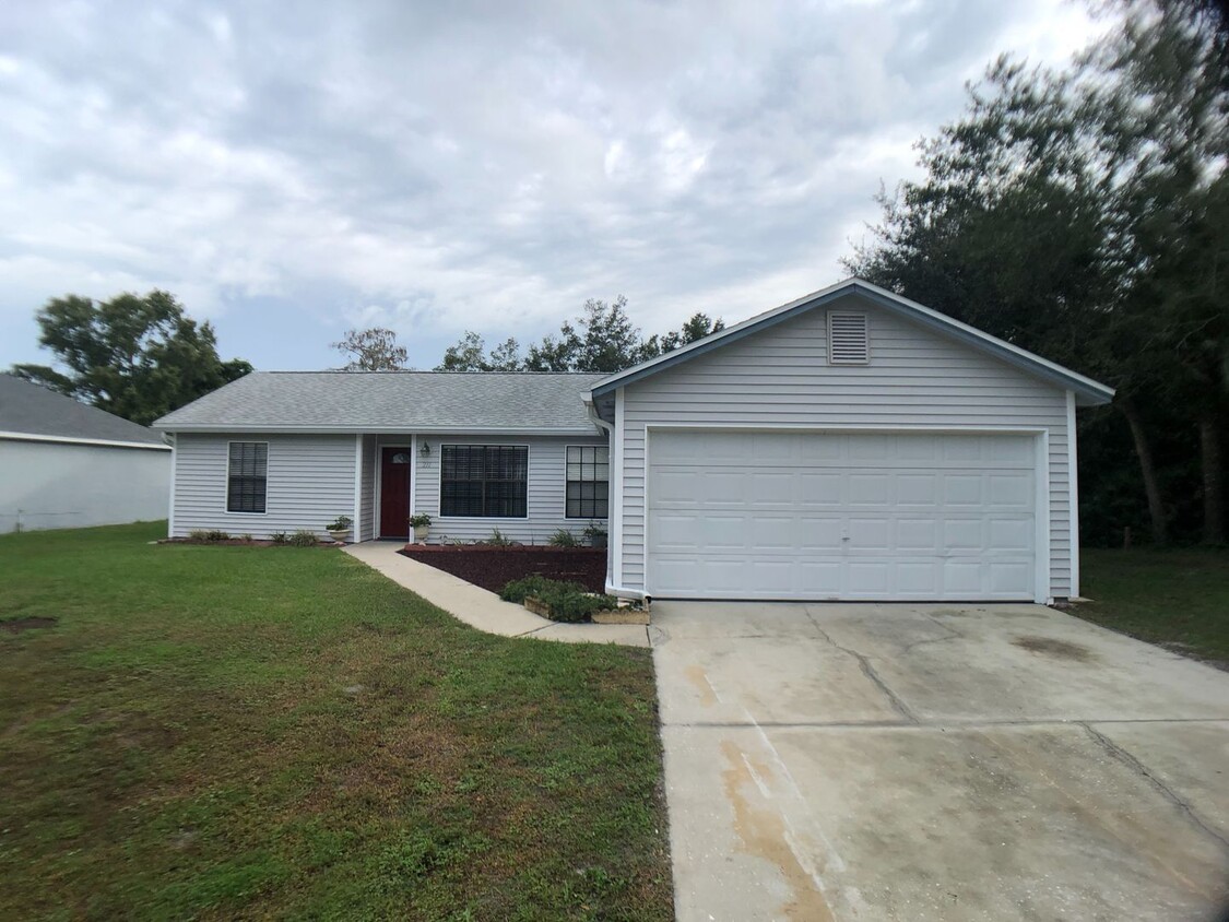 Primary Photo - Beautifully updated 3 bedroom 2 bath home ...