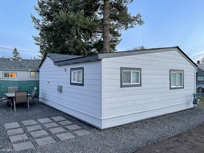 Building Photo - 1 br, 1 bath House - 1209 E North Ave