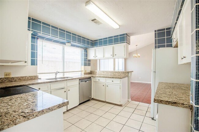 Building Photo - 12412 Newbrook Dr