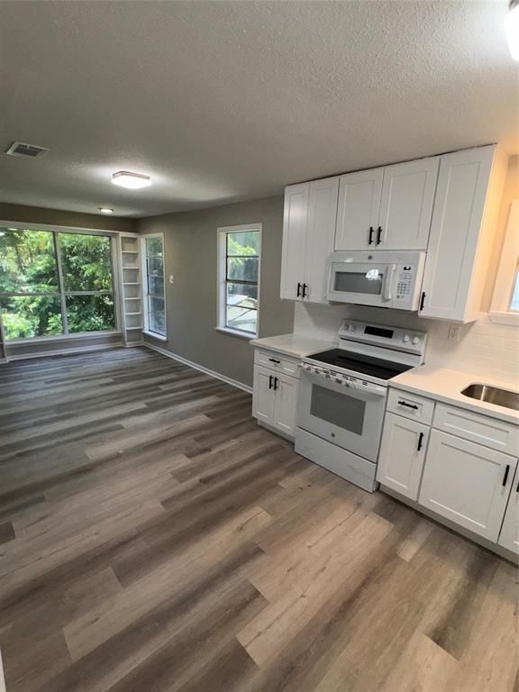 Foto del edificio - 4807 Oak St