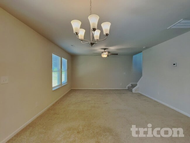 Building Photo - 35 Drake Cir