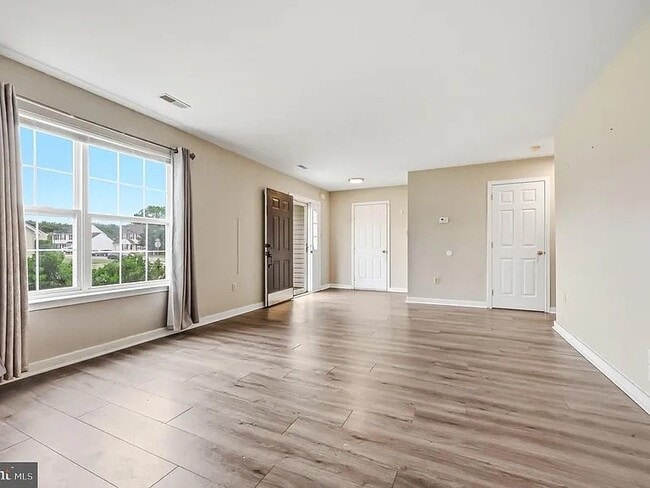 Building Photo - 322 W Wind Dr