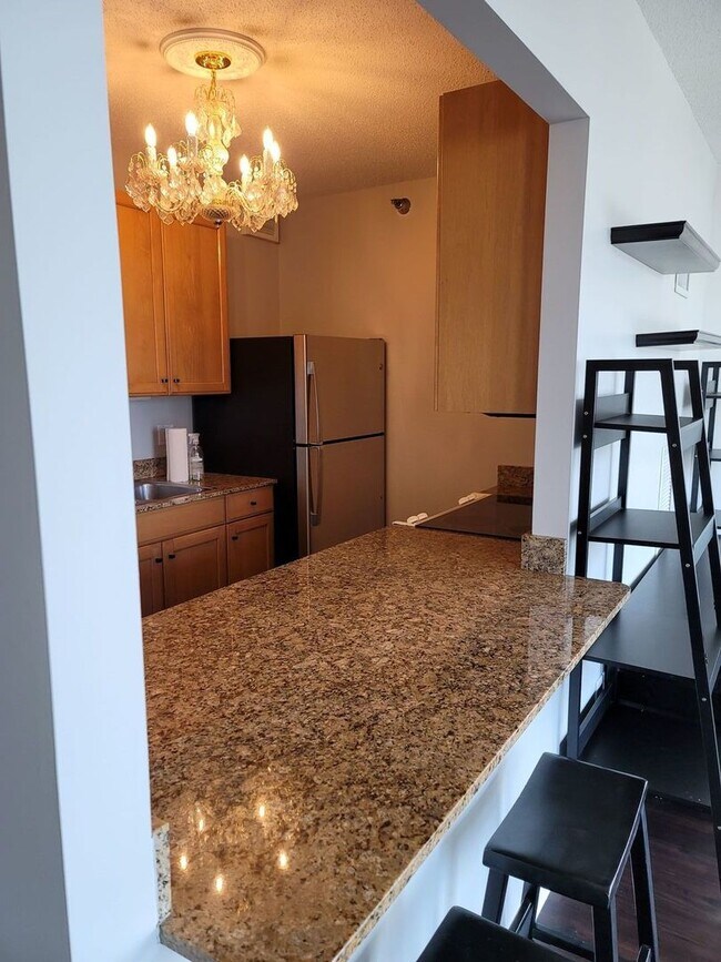 Building Photo - 400 N La Salle Dr