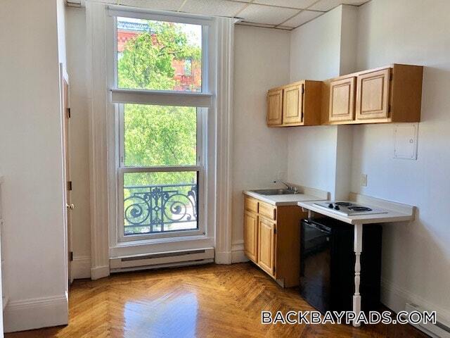 Foto del edificio - 272 Newbury St