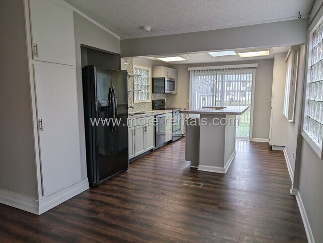 Foto del edificio - Remodeled house in Reynoldsburg (Groveport Schools)