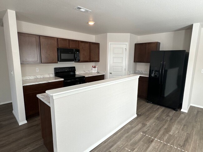 Building Photo - Three Bedroom | Two Bath Home in Barberry Court