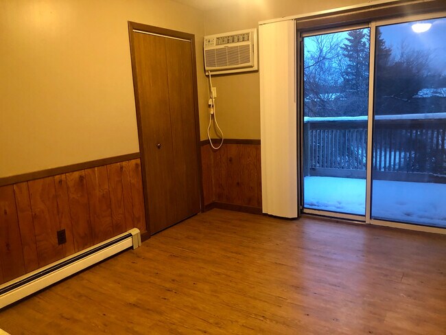 Building Photo - 4773 Ravenswood Dr SW