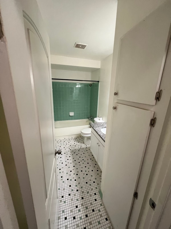 Building Photo - 19815 E 14 Mile Rd