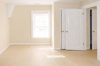 Building Photo - 135 Honeysuckle Ln