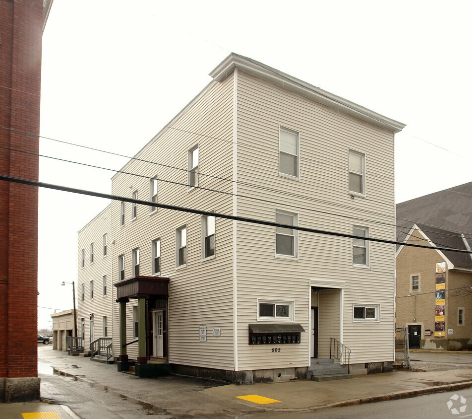 Building Photo - 502 Pine St