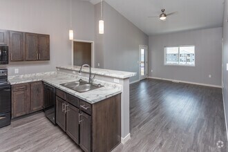 2BR, 2BA - 935SF - Westview Heights Apartments, LLC