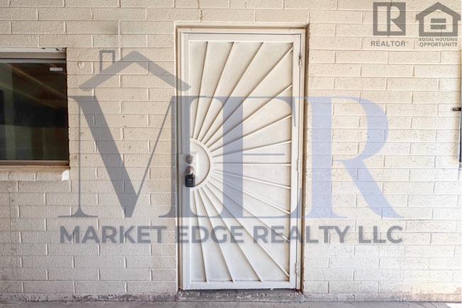 Building Photo - 2Bed/1Bath Home AZ-51/Thomas Rd! $199 MOVE-IN SPECIAL! Ready for Immediate Move-In!