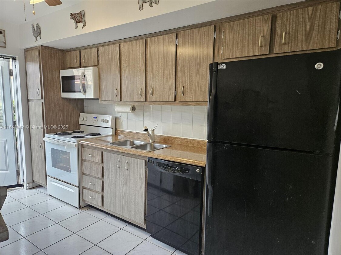 Foto principal - 1400 N 16th Ave