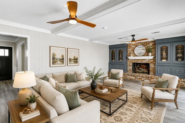 Foto del edificio - 5219 Lookout Mountain Dr